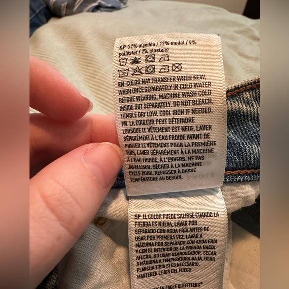 American Eagle High-Waisted Mom Jeans - Picture 11 of 12